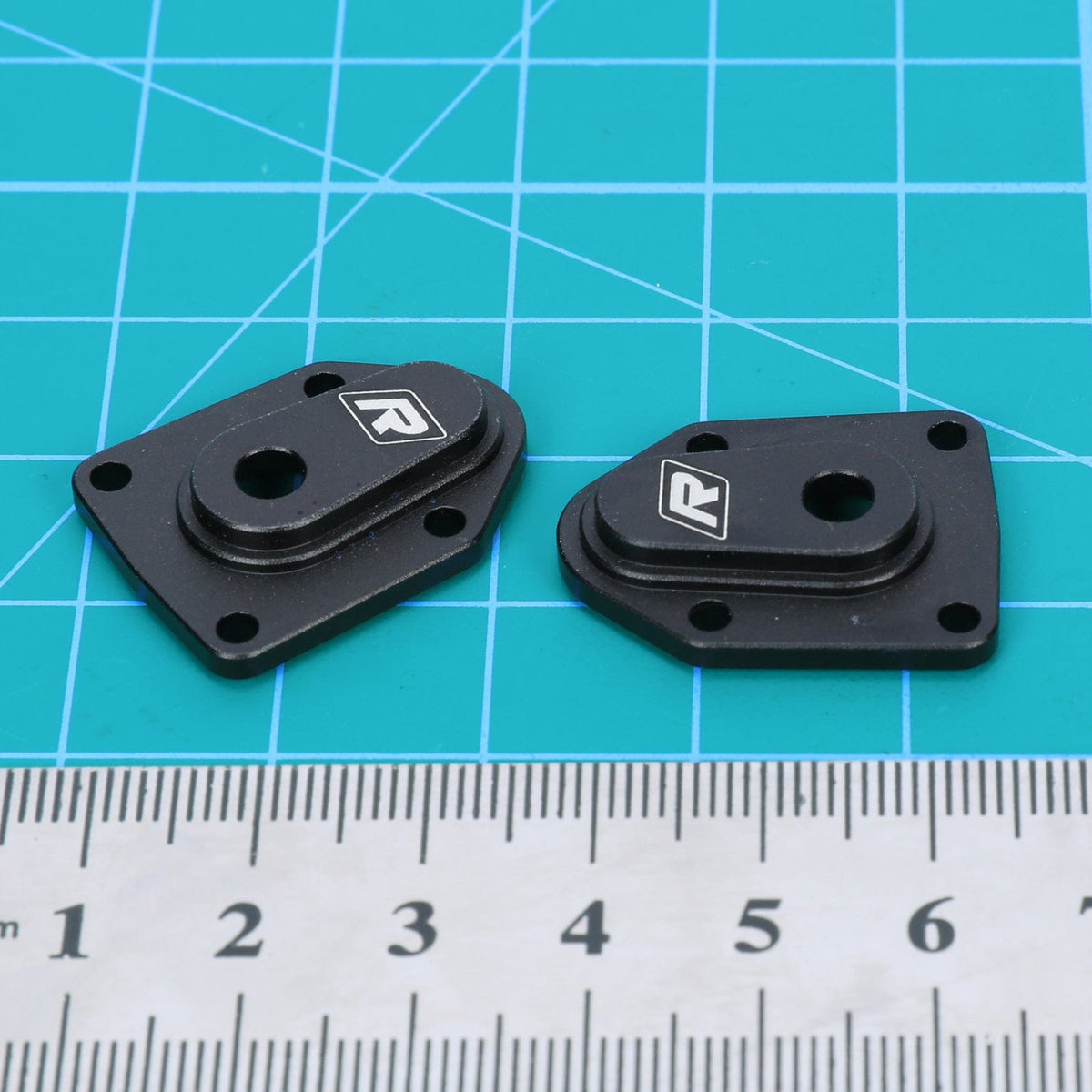 RCAWD Axial UTB18 Black RCAWD Axial UTB18 Capra upgrades Aluminum alloy Portal Box Cover portal gear housing cover AXI312004